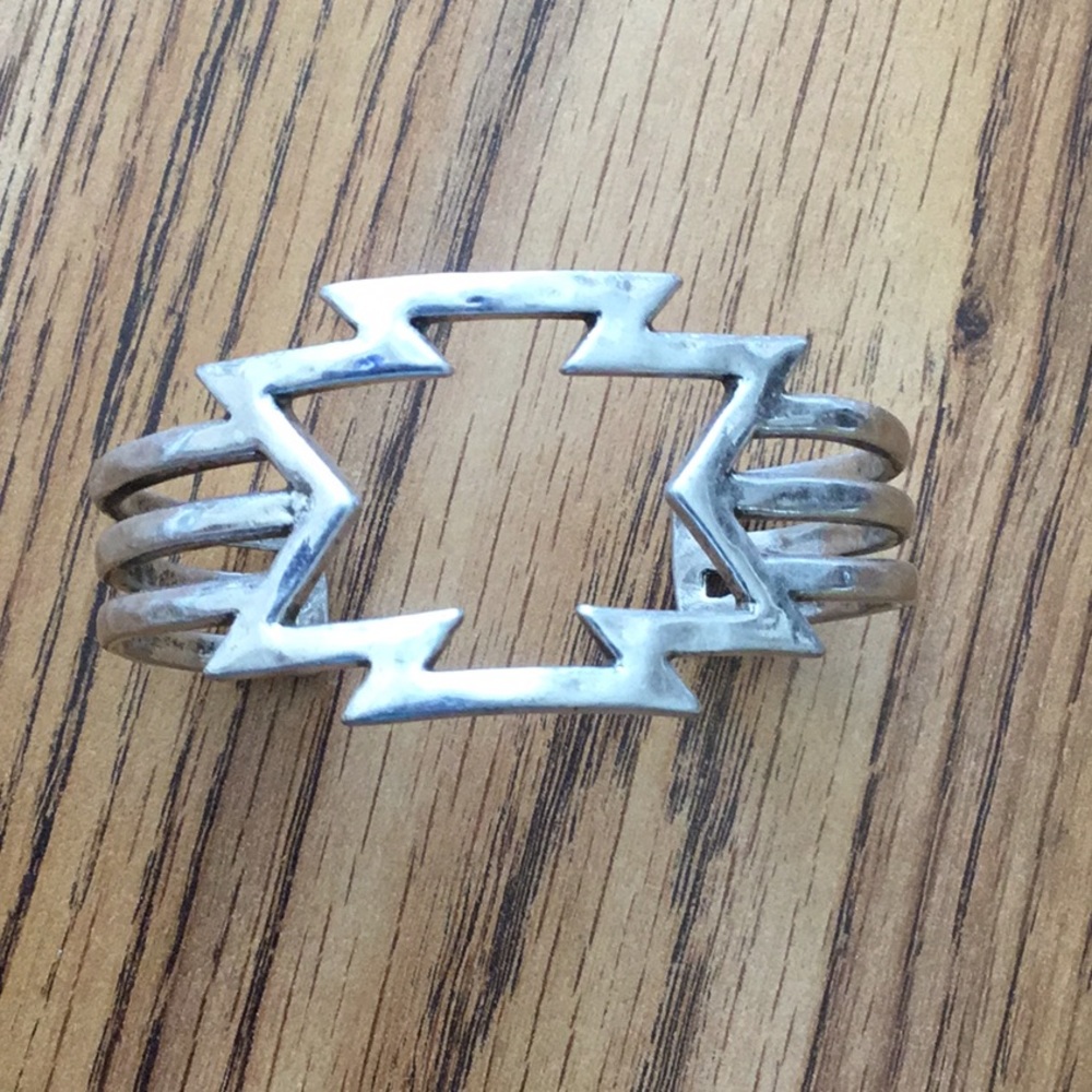 Lucky brand bracelet. Silver. Ex Cond.